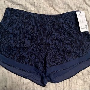 NWT Athleta Mesh Racer Run Shorts 4” size large